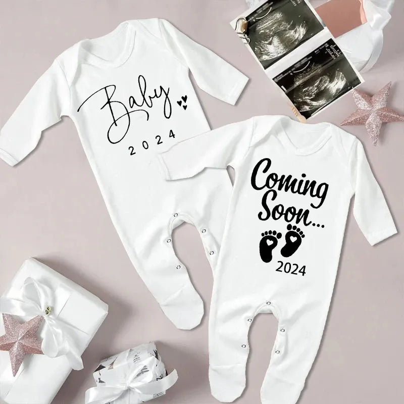 Baby Announcement Coming Soon 2024 Babygrow Sleepsuit Baby Coming Home Outfit Newbron Shower Gift Boys Girls Sleepsuit Clothes