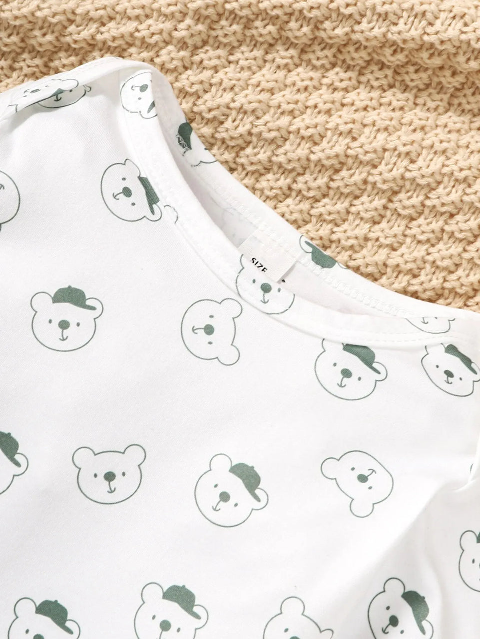 3-24 Months Baby Boy Cute Little Bear Printed Clothing Set White Long Sleeved Top+Green Strap Pants Autumn Set for Toddler Girl